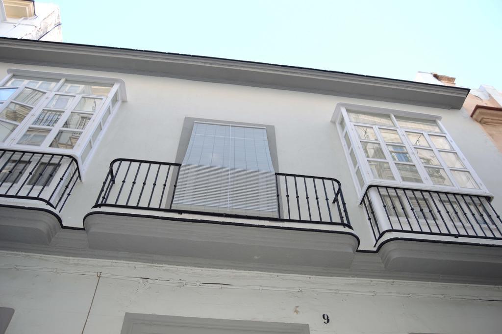 Apartamento 19 Dias Y Muchas Noches Кадис Екстериор снимка