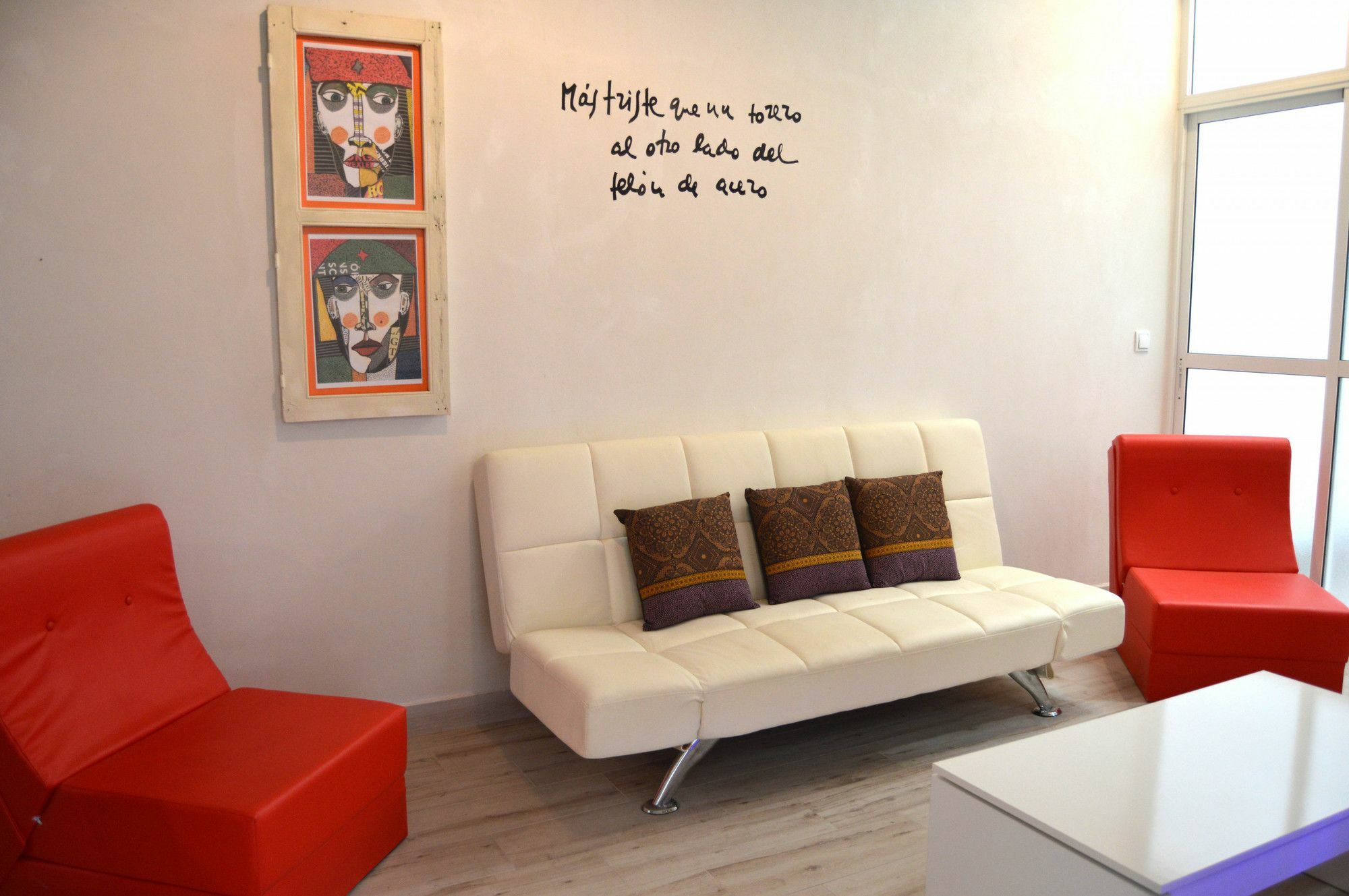 Apartamento 19 Dias Y Muchas Noches Кадис Екстериор снимка