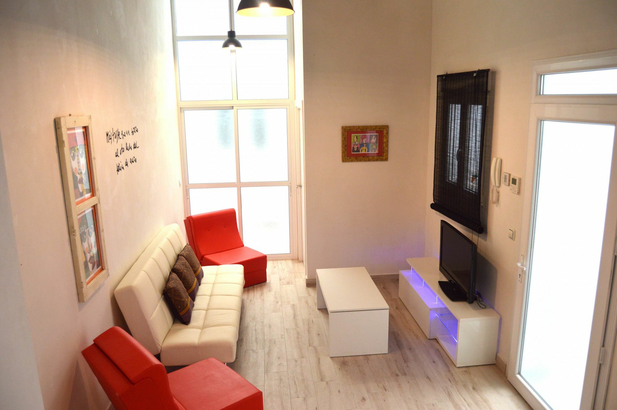 Apartamento 19 Dias Y Muchas Noches Кадис Екстериор снимка